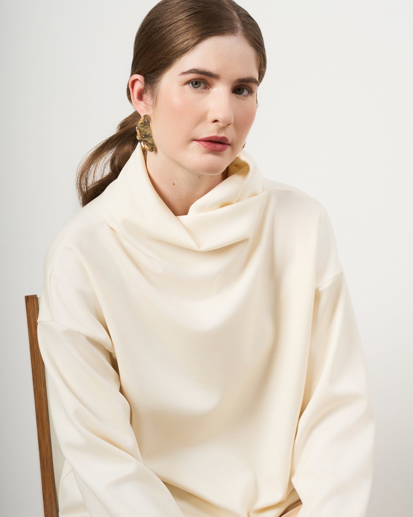 Blusa Ampla Gola Diferentona - Chantilly