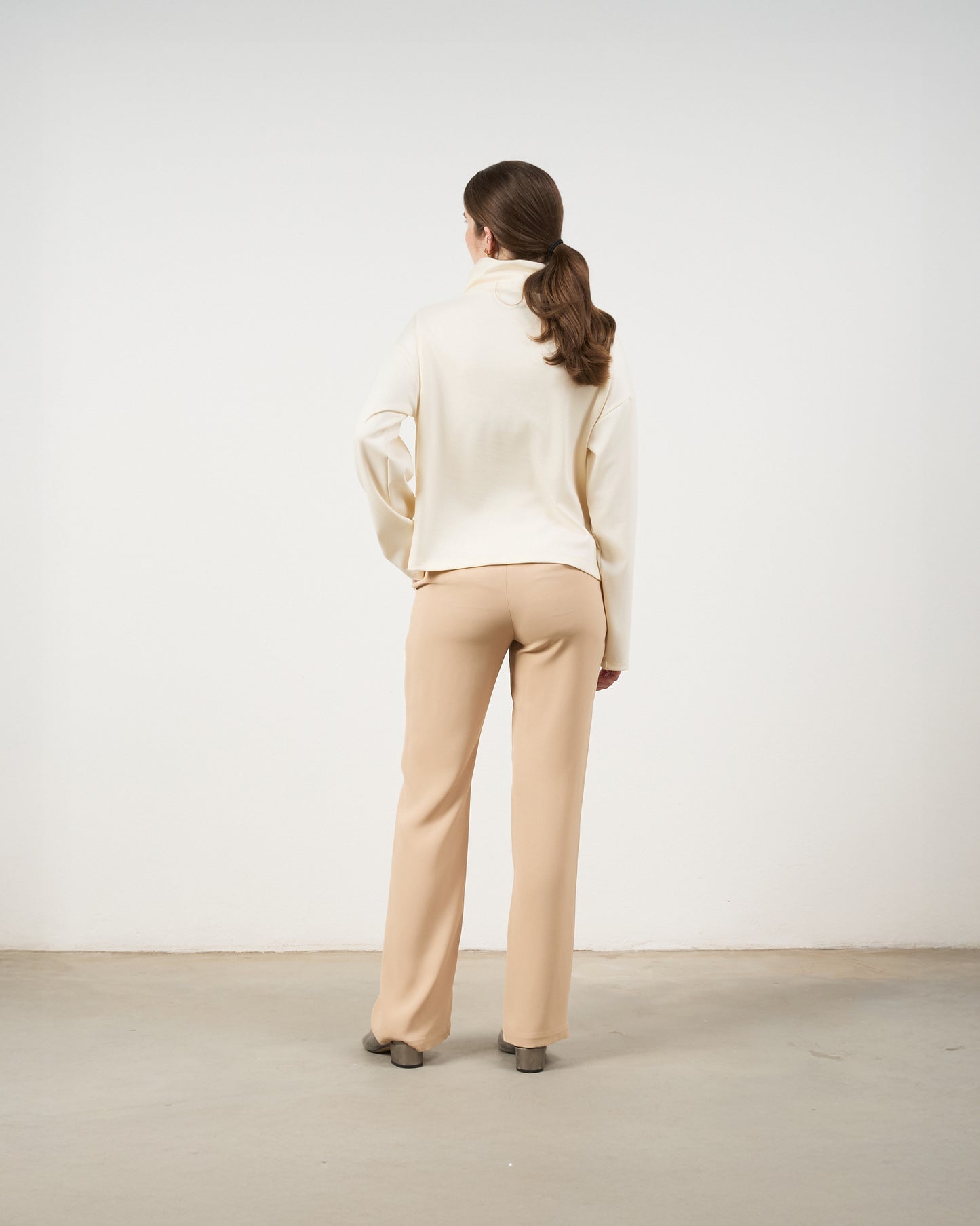Blusa Ampla Gola Diferentona - Chantilly