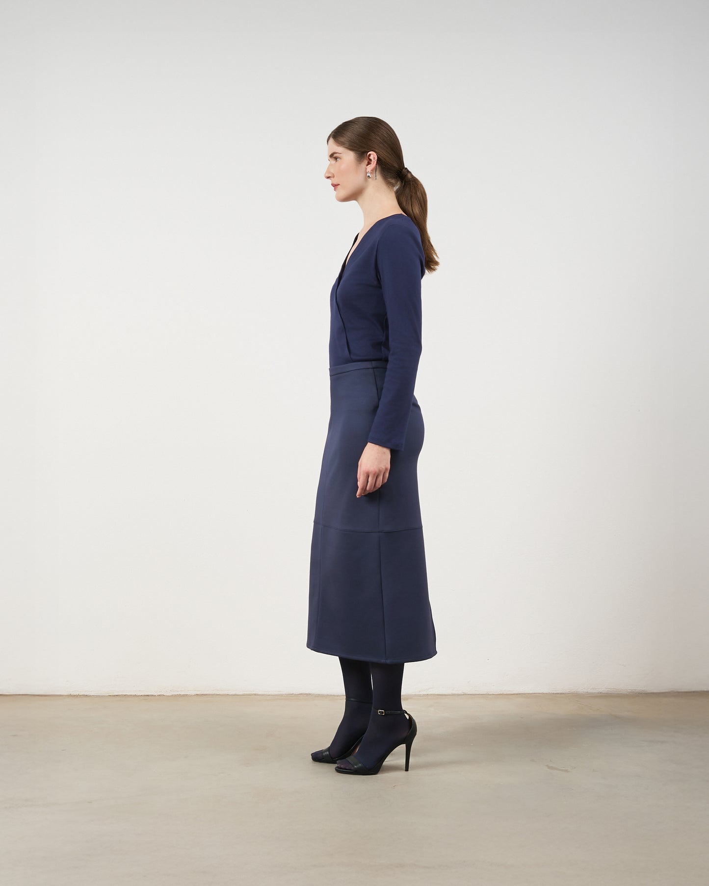 Blusa Decote V Diagonal - Azul Marinho