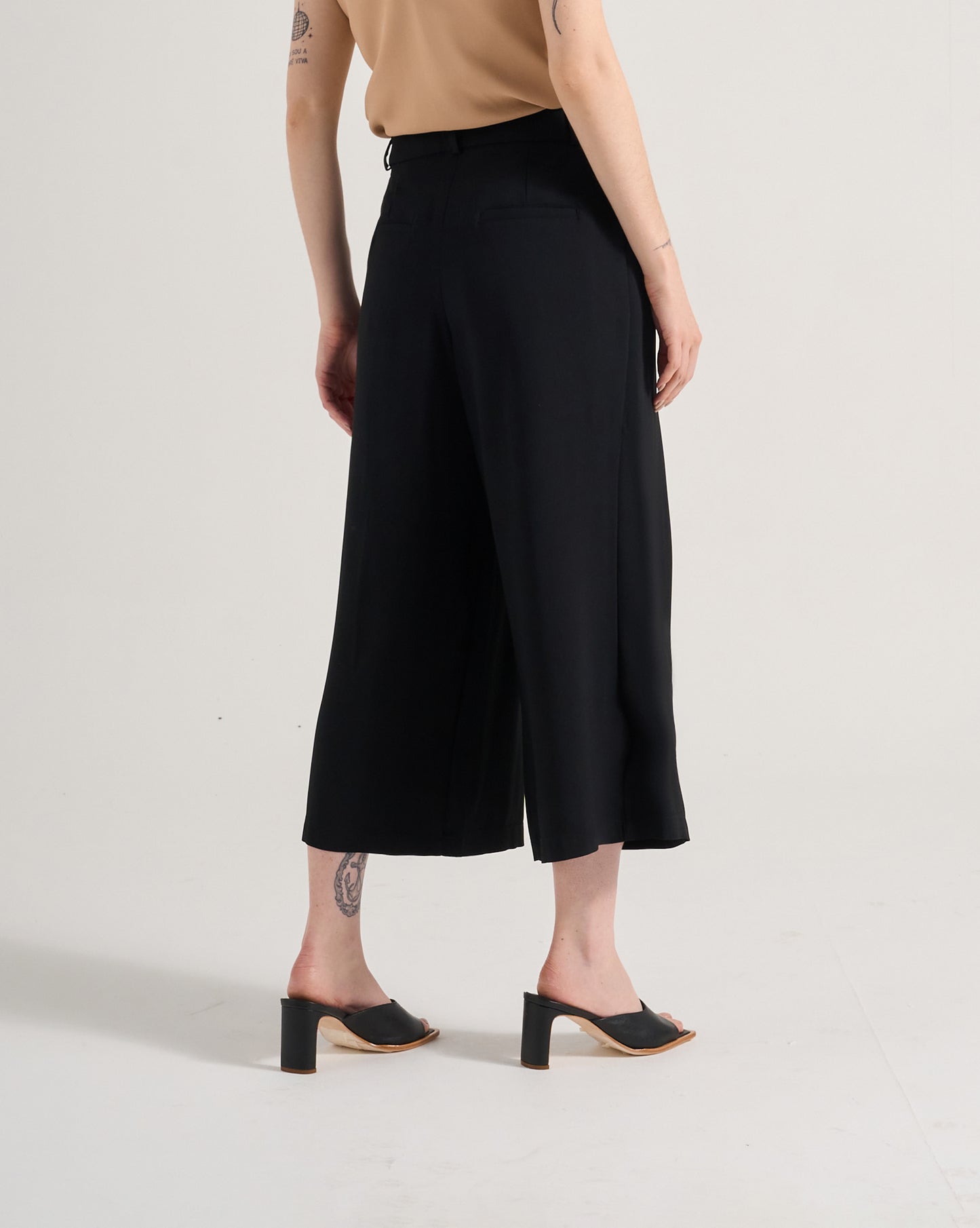 Pantacourt Deméter - Preto