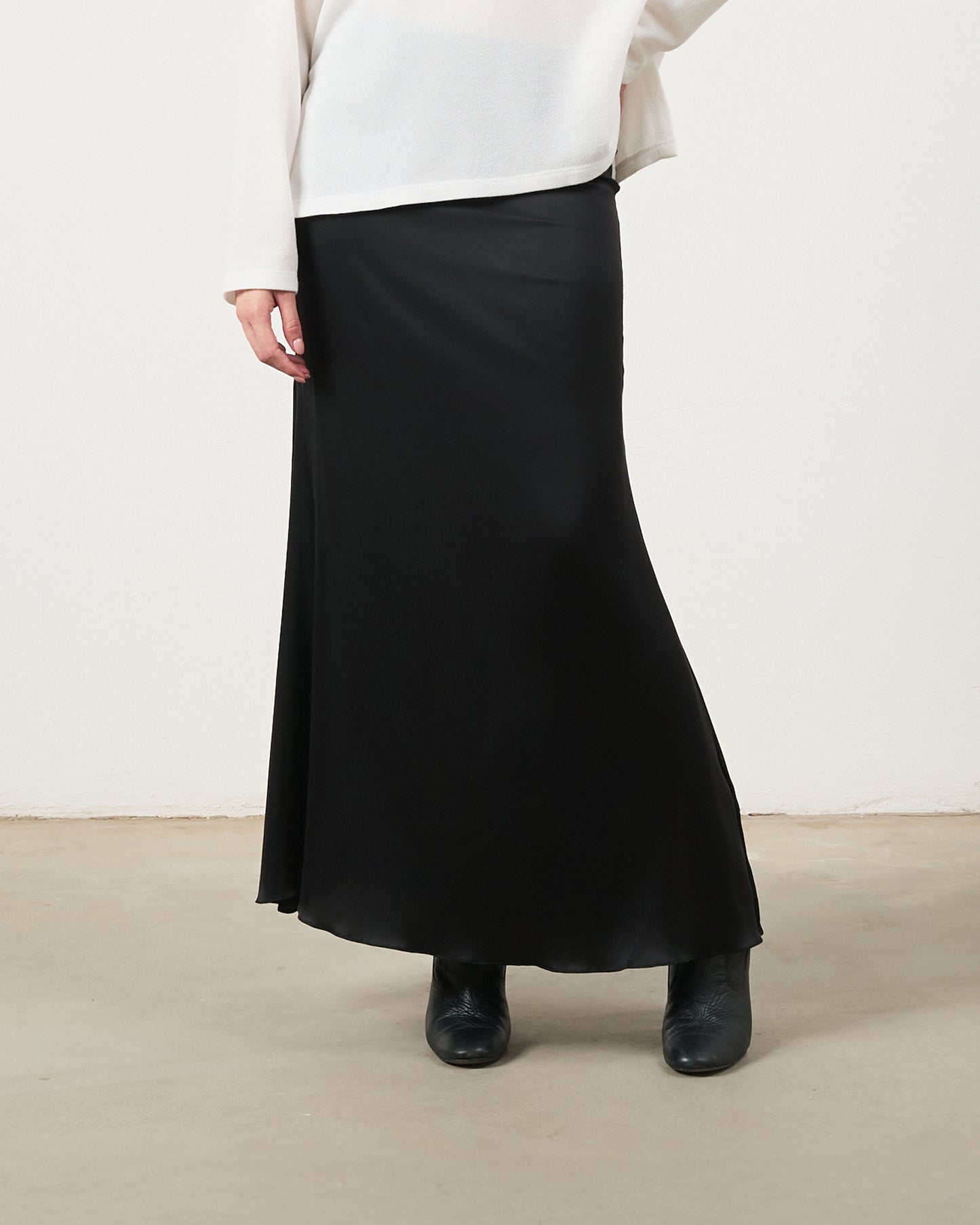 Saia Esmeralda - Preta