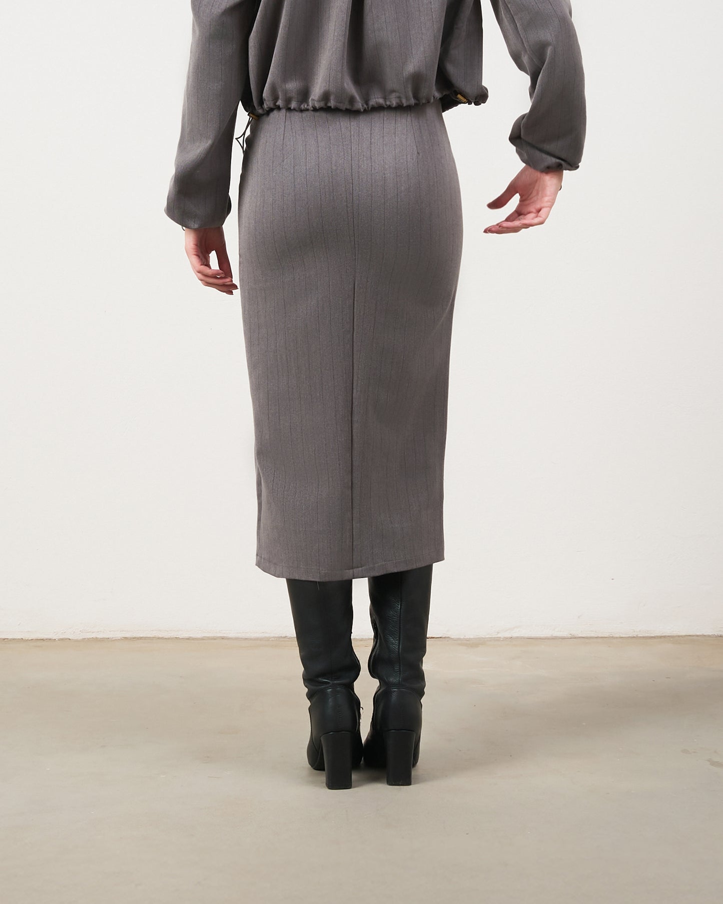 Saia Reta - Grafite Risca de Giz