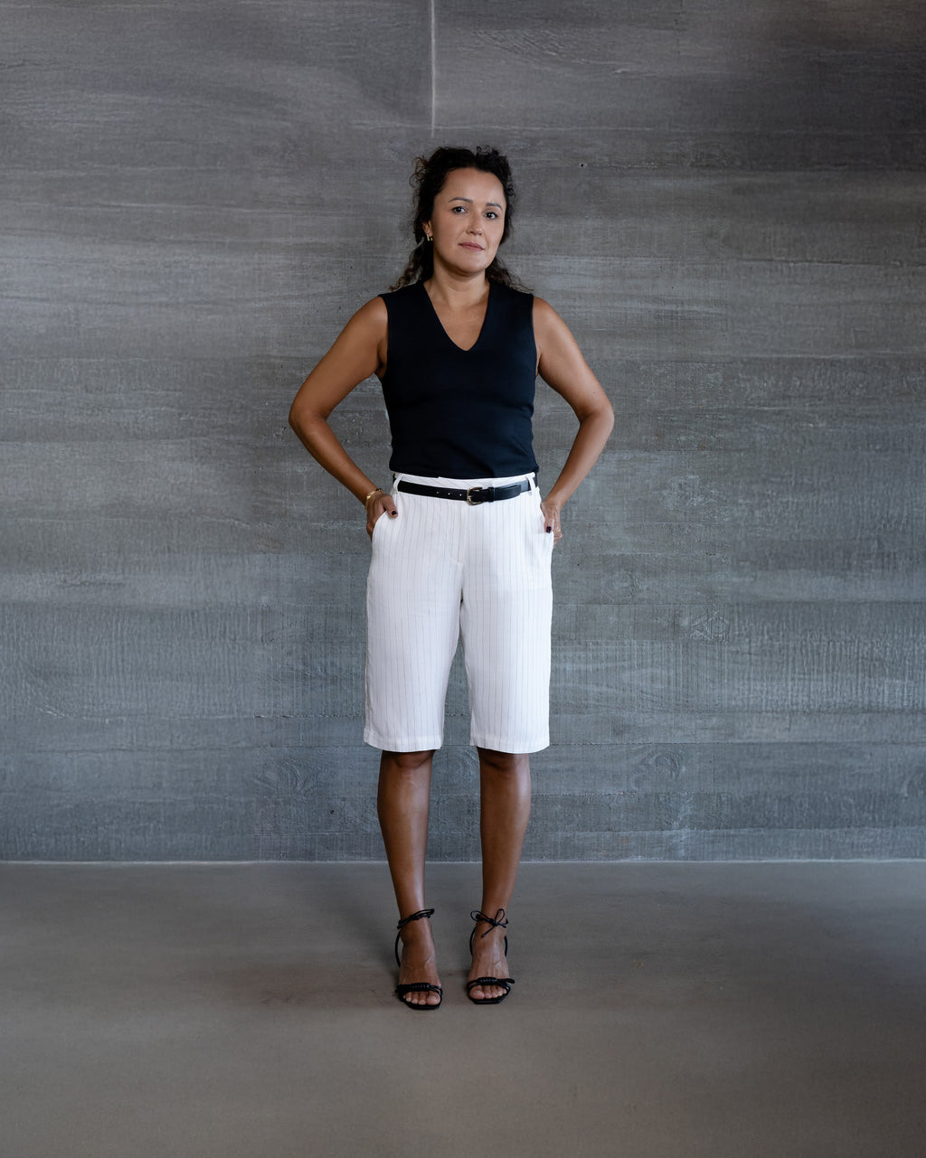 Bermuda Jaspe - Off-White Risca de Giz