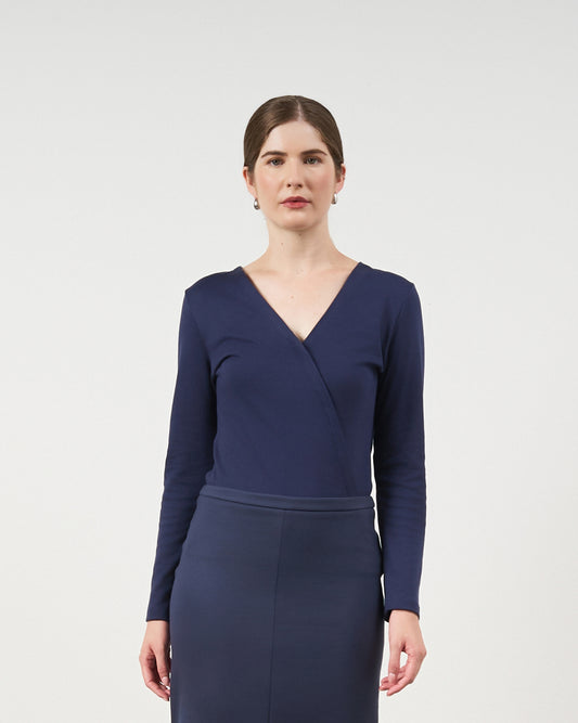 Blusa Decote V Diagonal - Azul Marinho