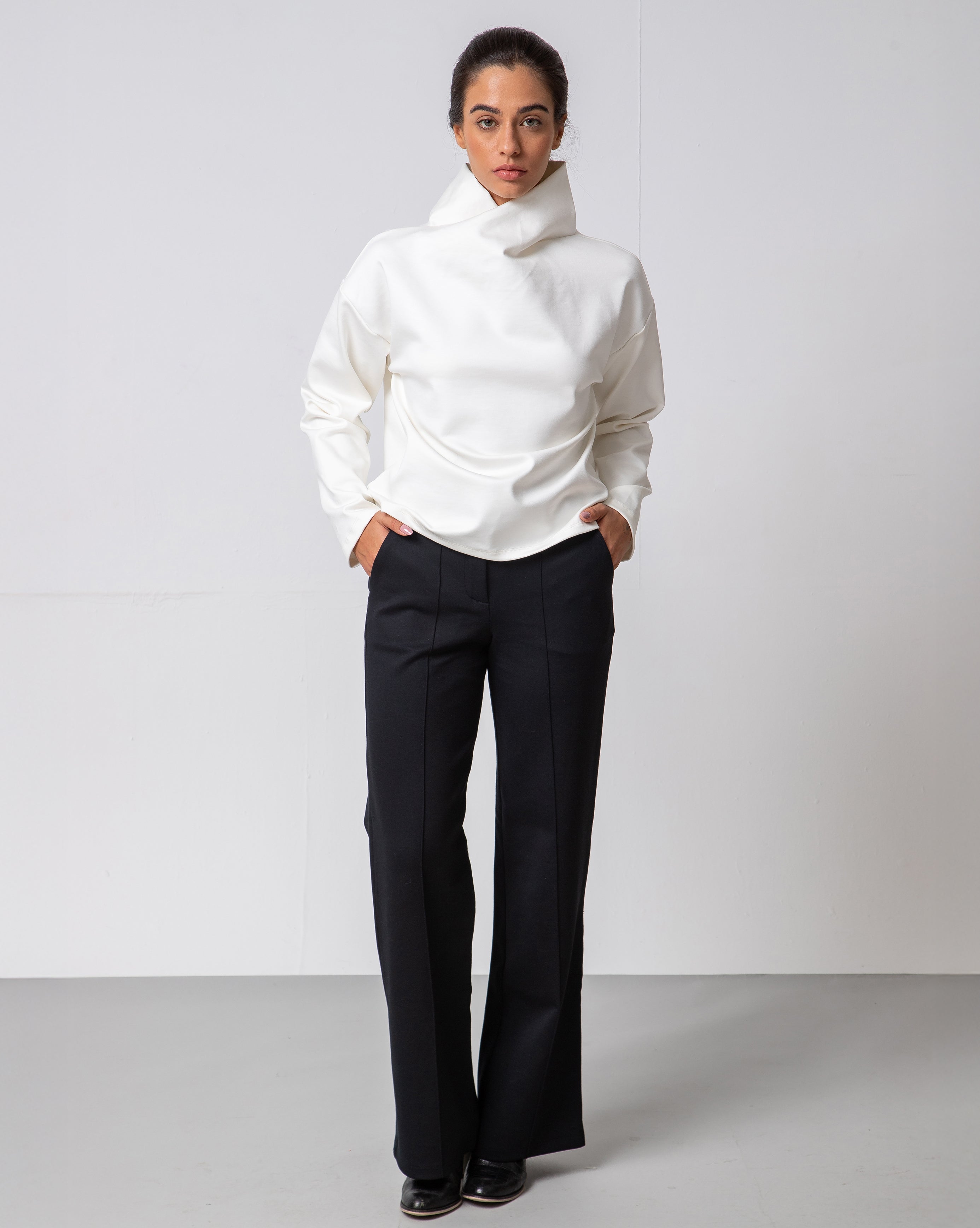 Blusa Ampla Gola Diferentona - Chantilly