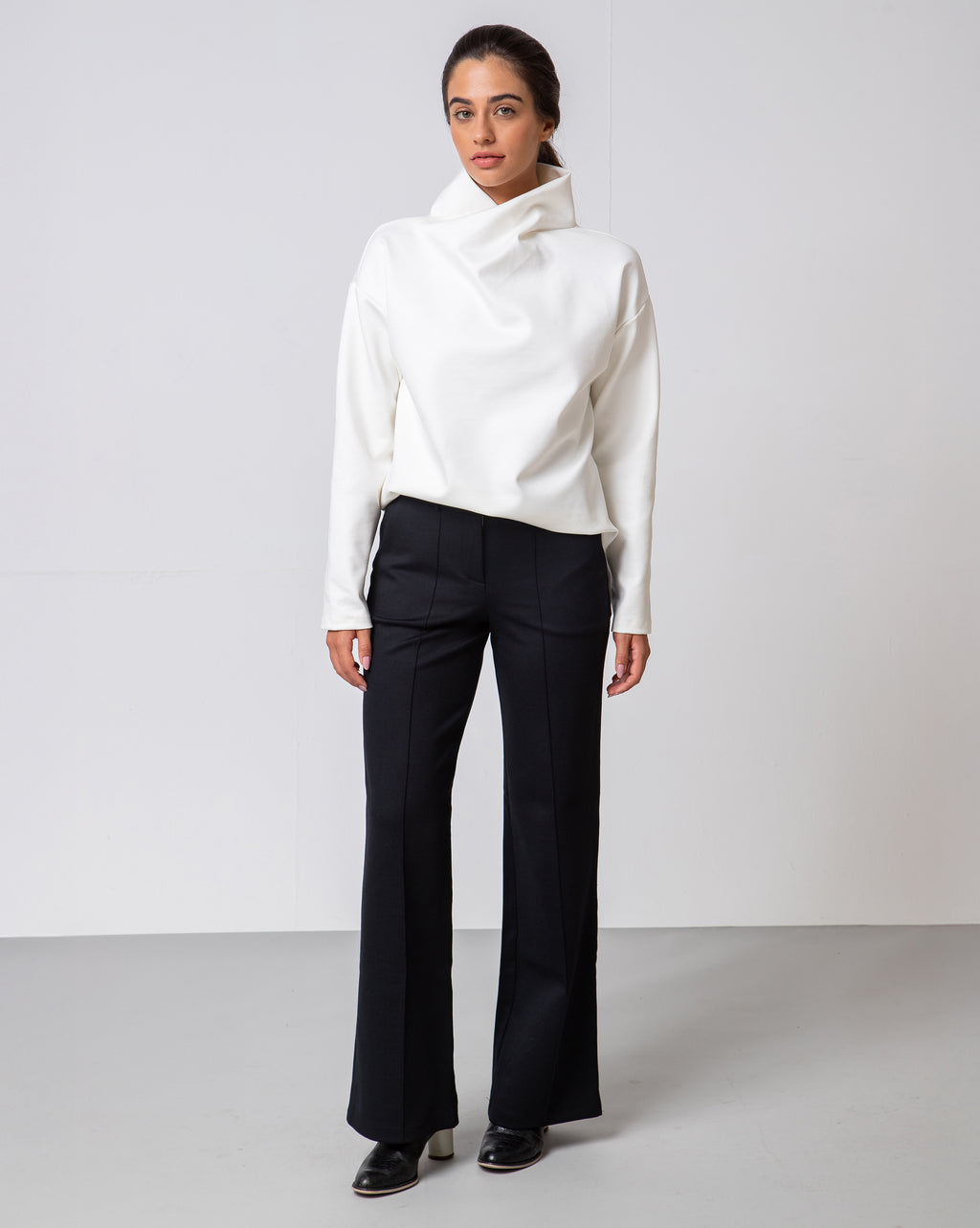 Blusa Ampla Gola Diferentona - Chantilly