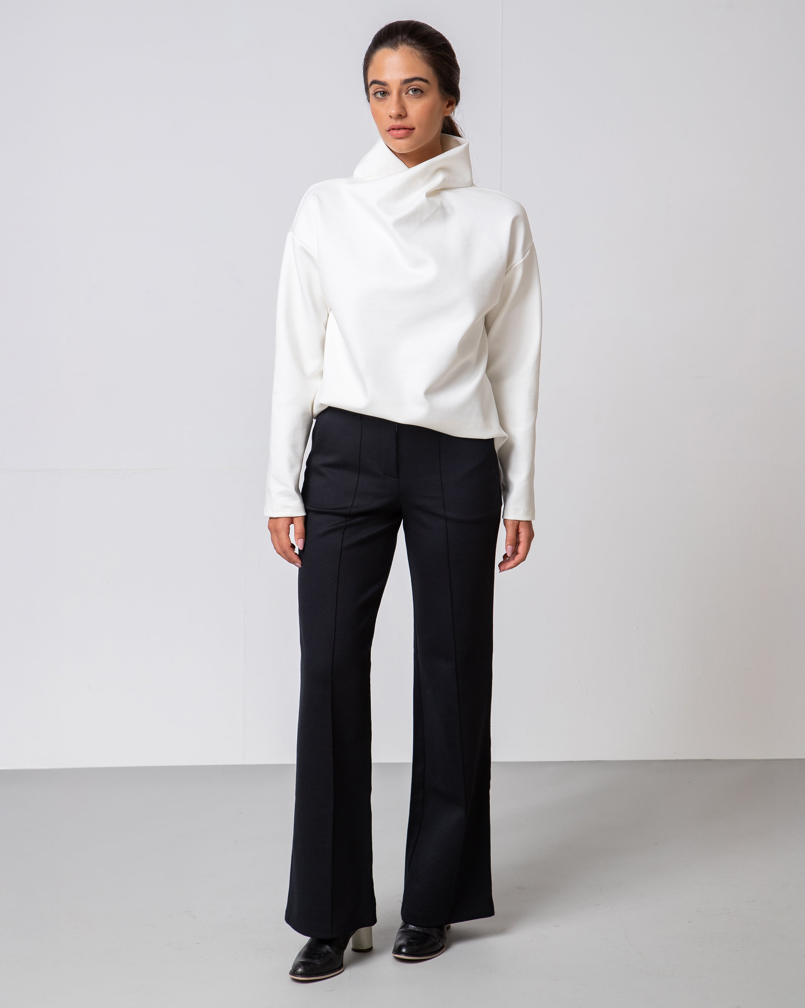 Blusa Ampla Gola Diferentona - Chantilly