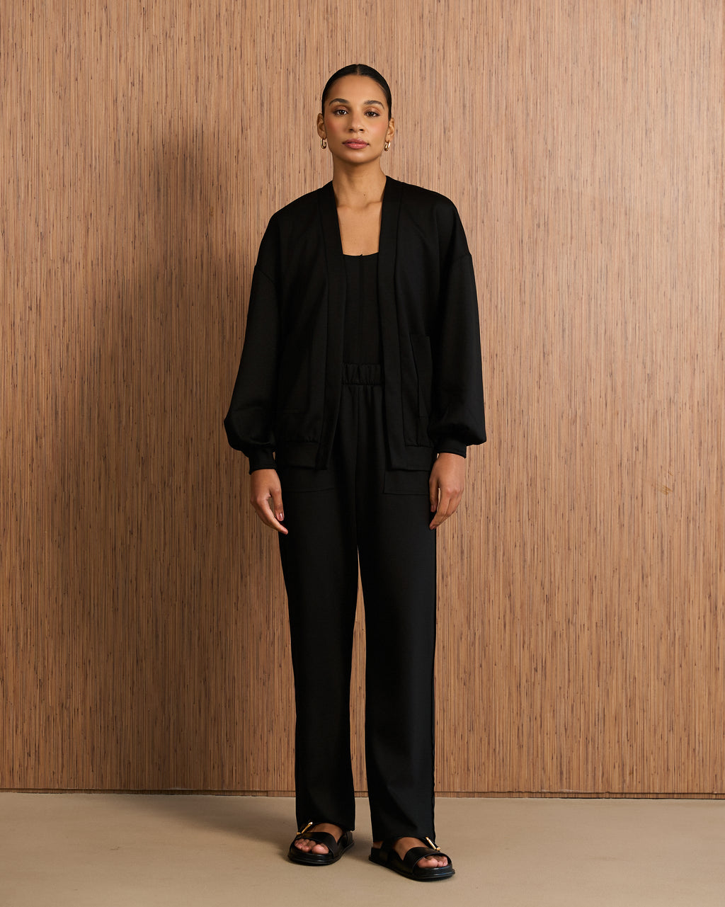 Cardigan com Bolsos - Preto