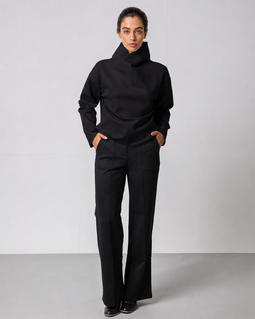 Blusa Ampla Gola Diferentona -  Preto
