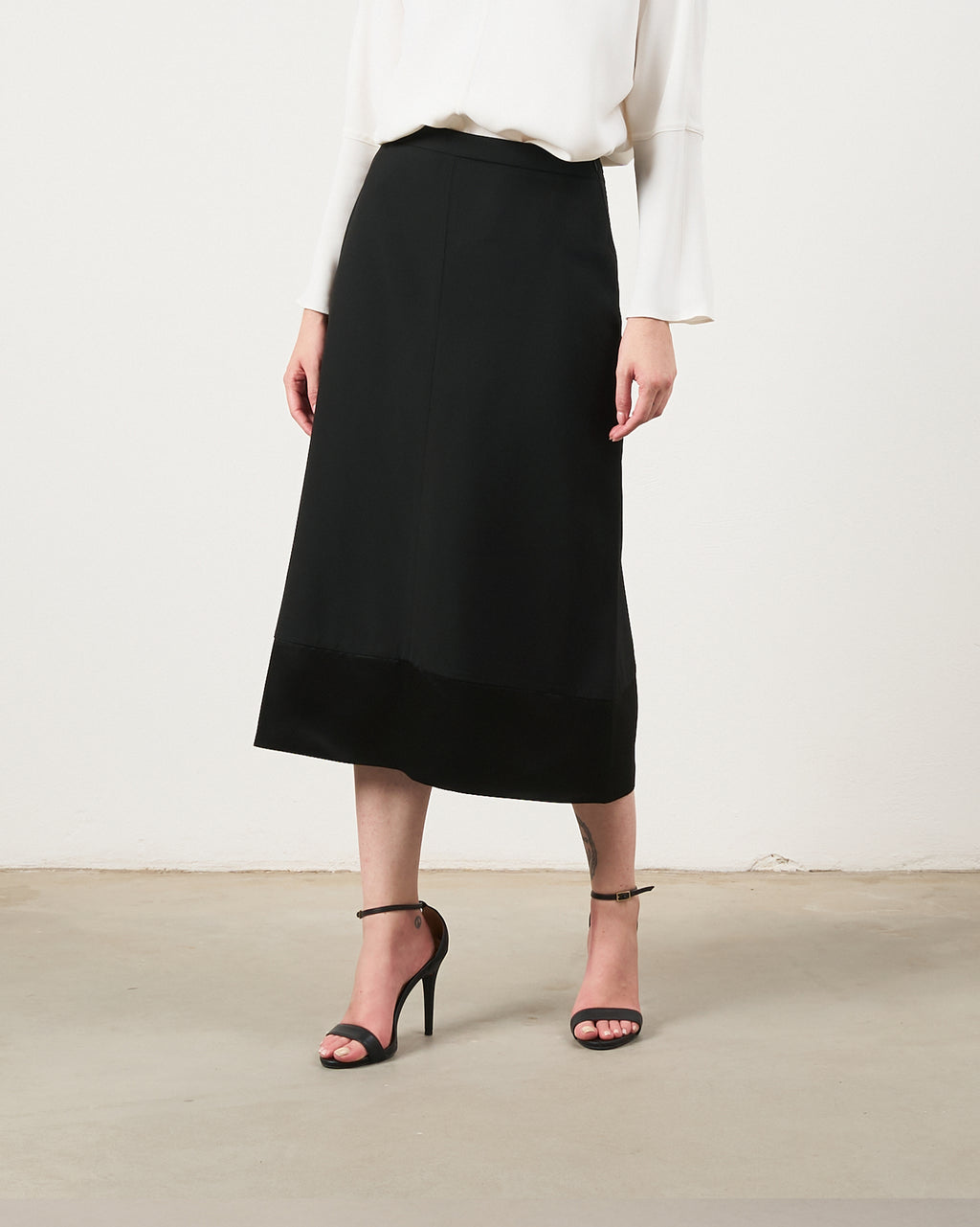 Saia com Barrado - Preto