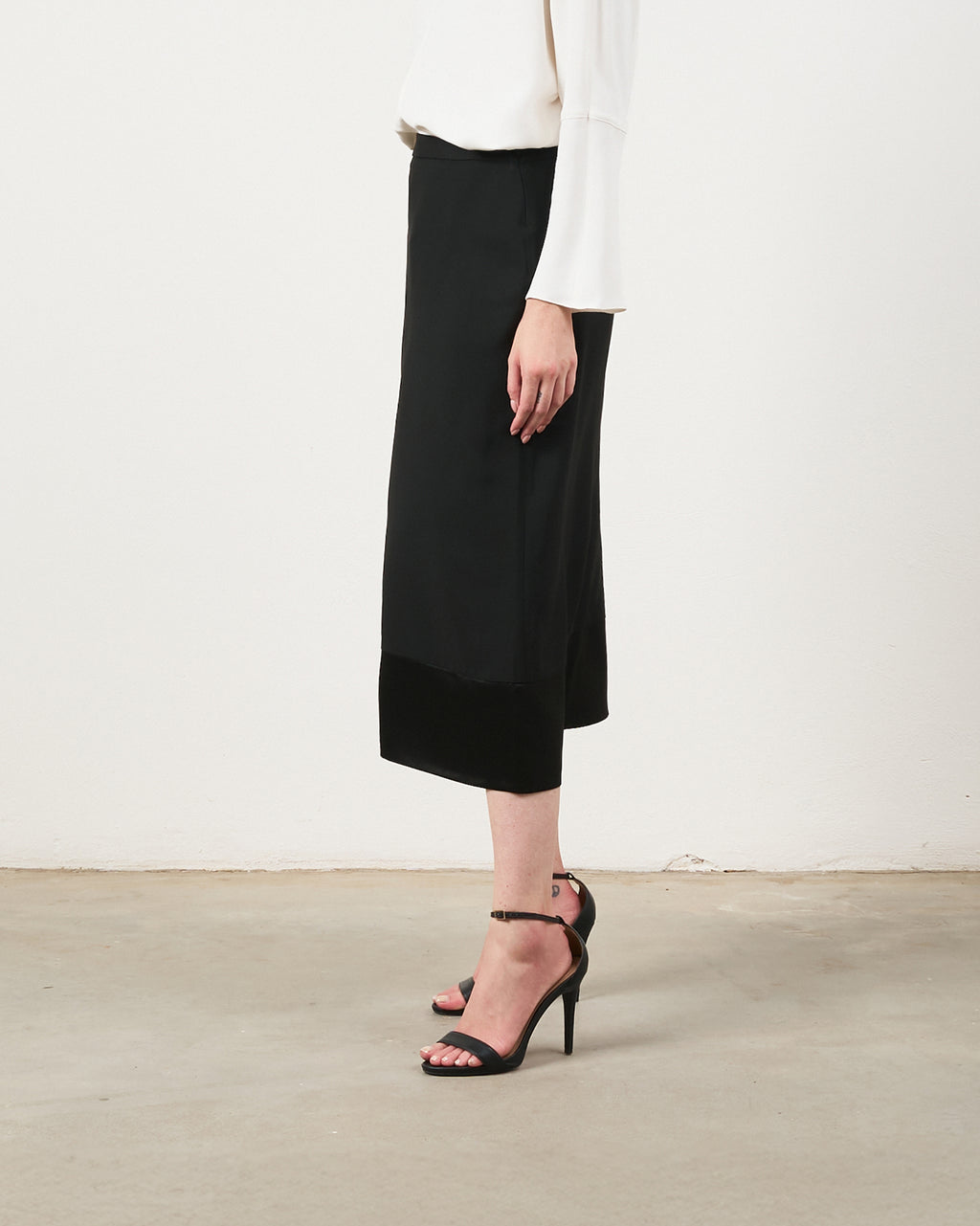 Saia com Barrado - Preto